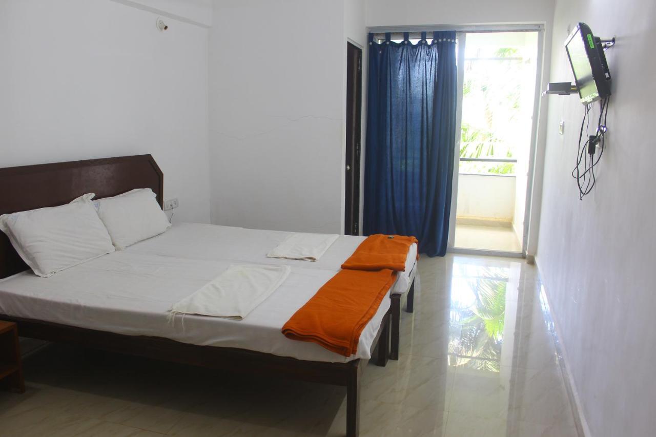 Poonam Village Resort Anjuna Dış mekan fotoğraf